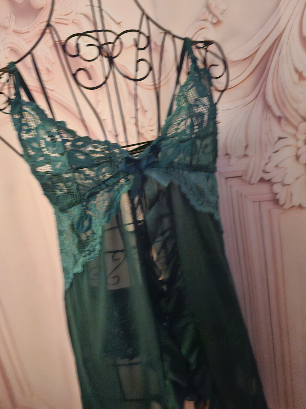 Ladies x 2 Negligee Sets 1 x pink 1 x green