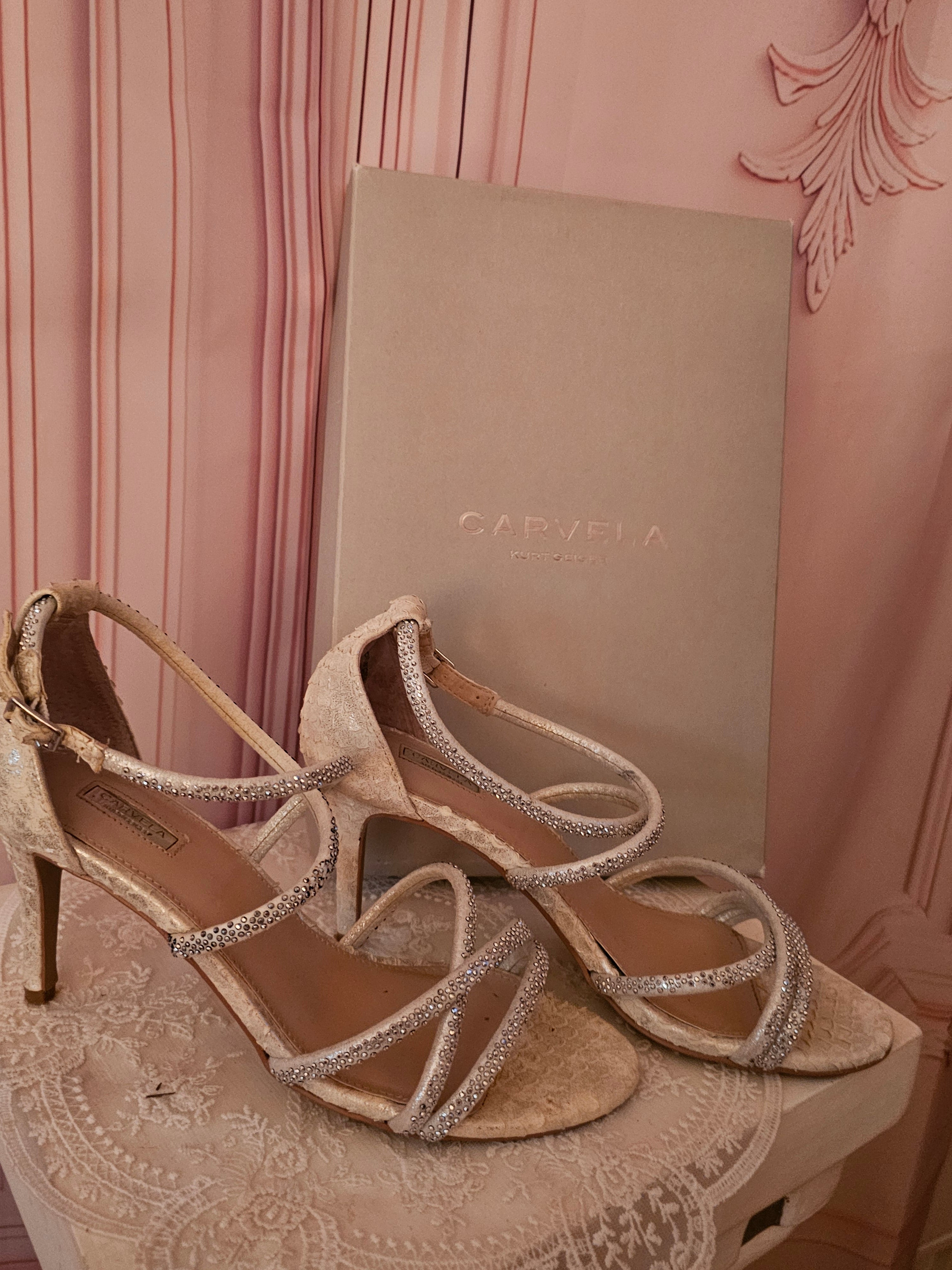 Ladies carvela by Kurt greiger silver & white strappy sandals