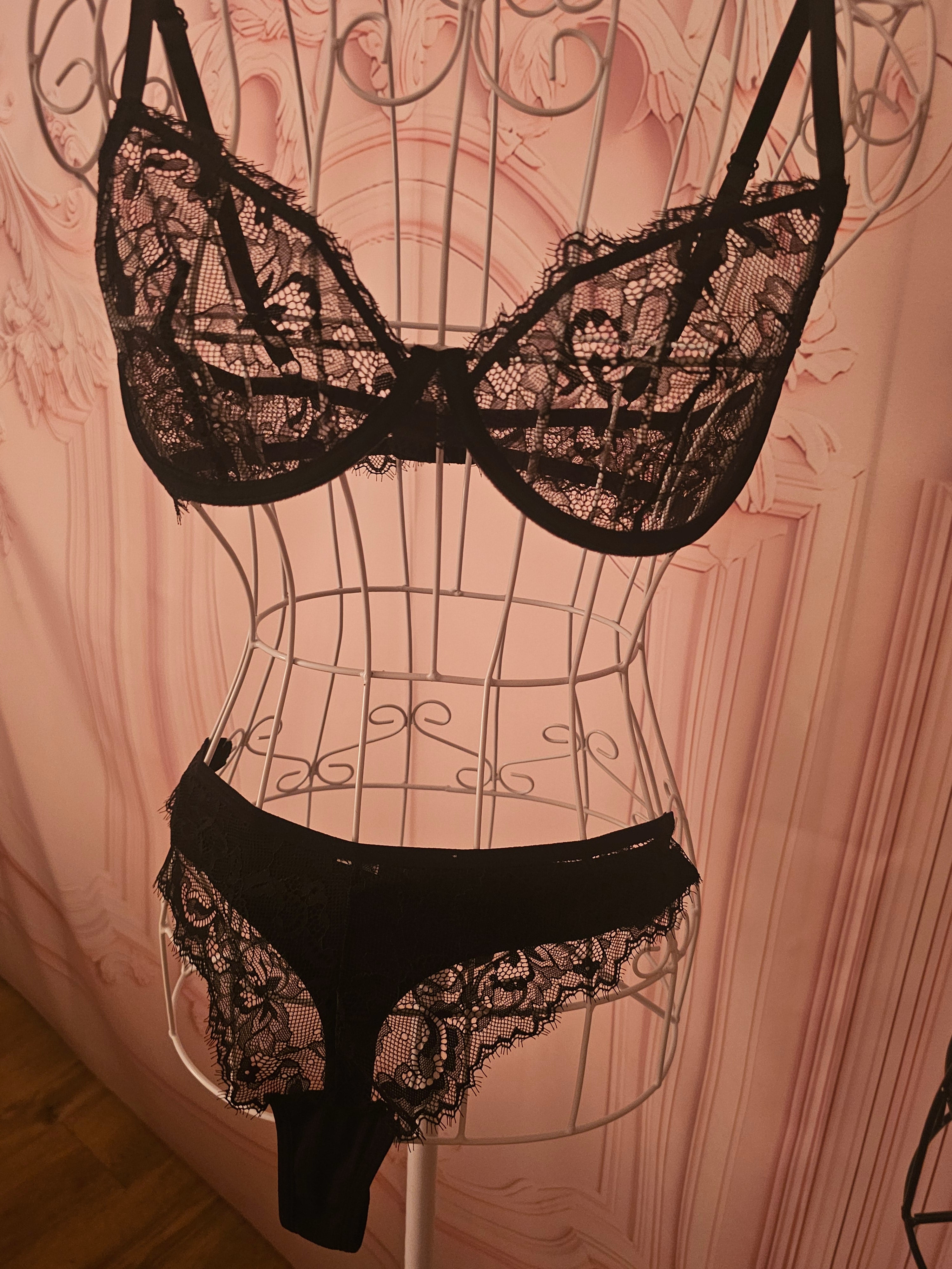 Ladies Black Lacy Underwear Set