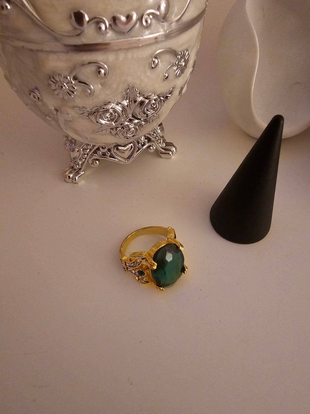 Ladies Yellow Gold Dress ring with Emerald Green Stone setting