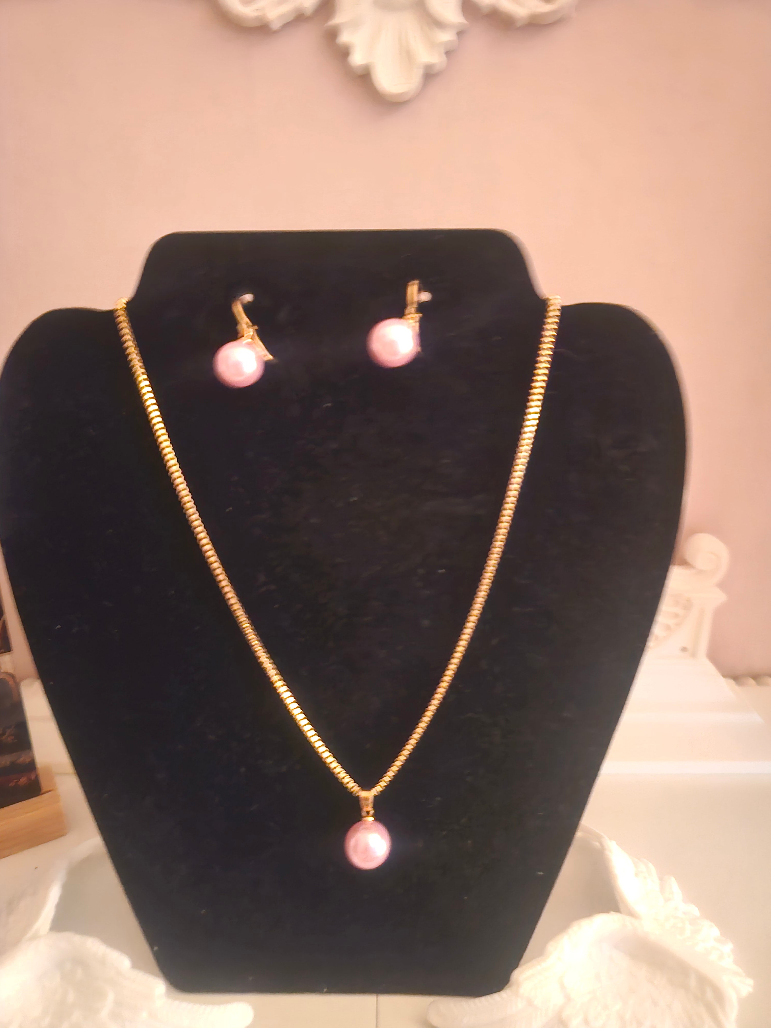 Ladies Pink Pearl Jewellery Set