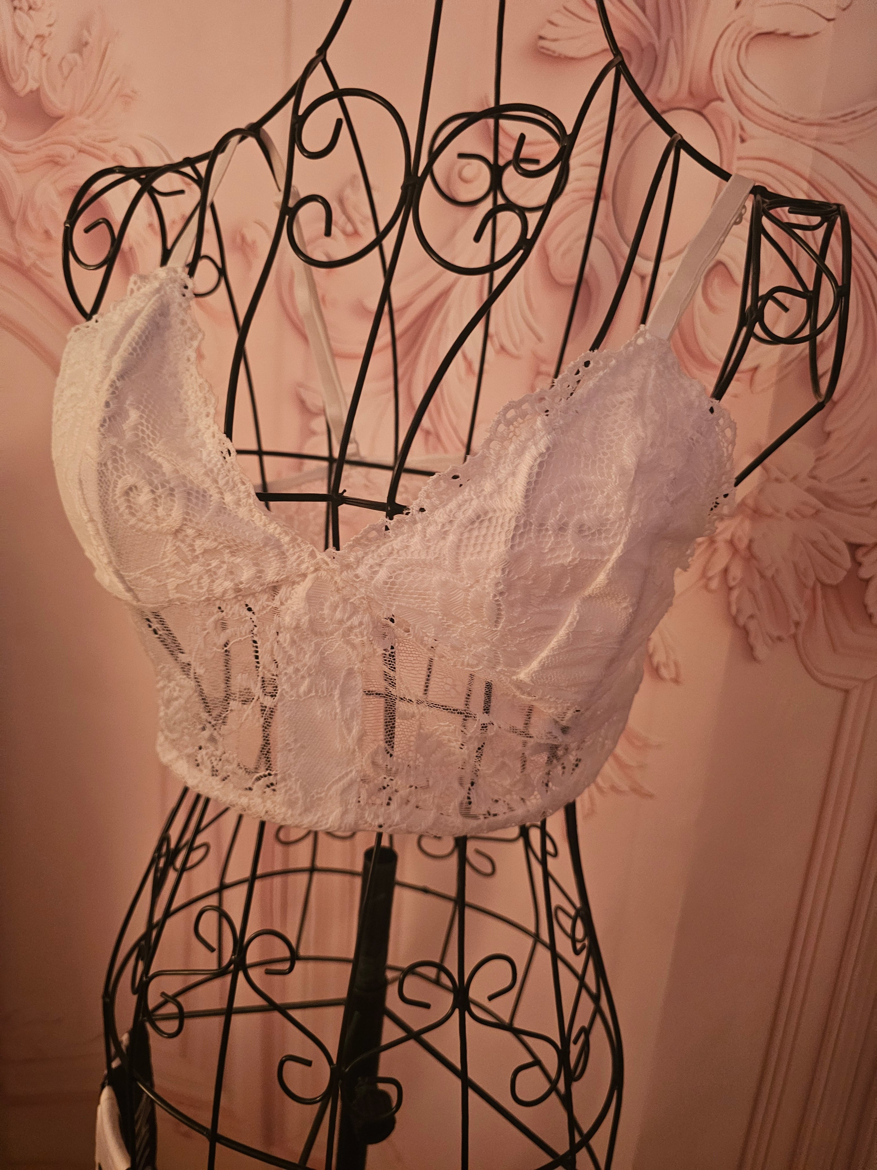 Ladies White Crop Lacy Bra Top