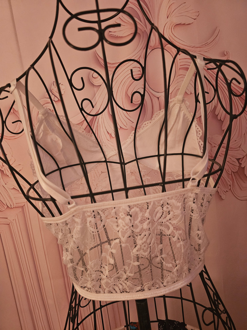 Ladies White Crop Lacy Bra Top