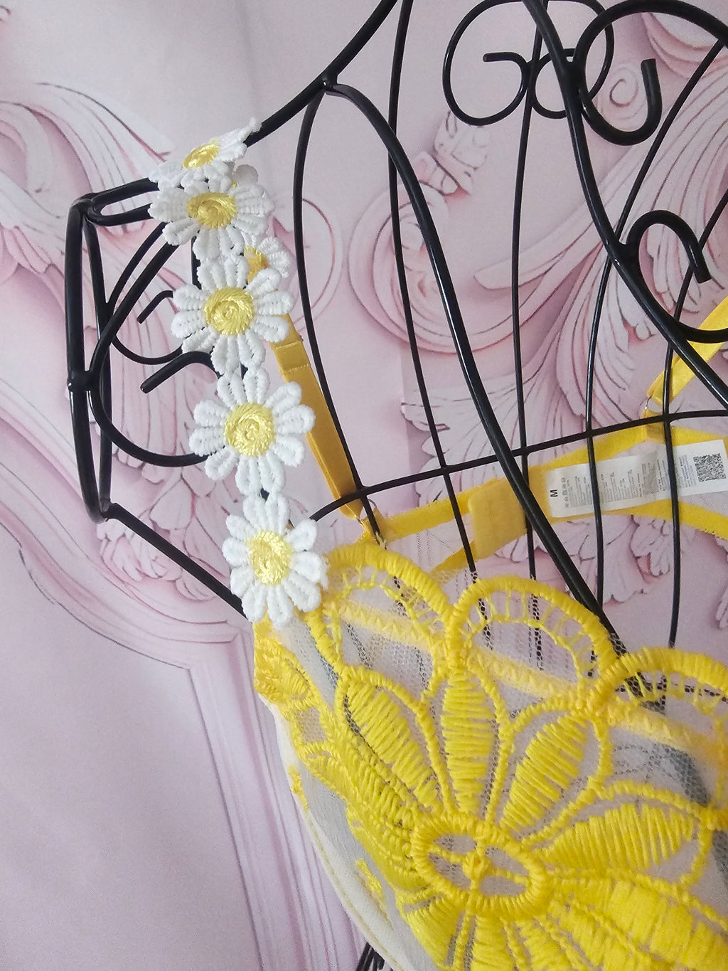 Ladies Yellow Daisy Design Underwear Set