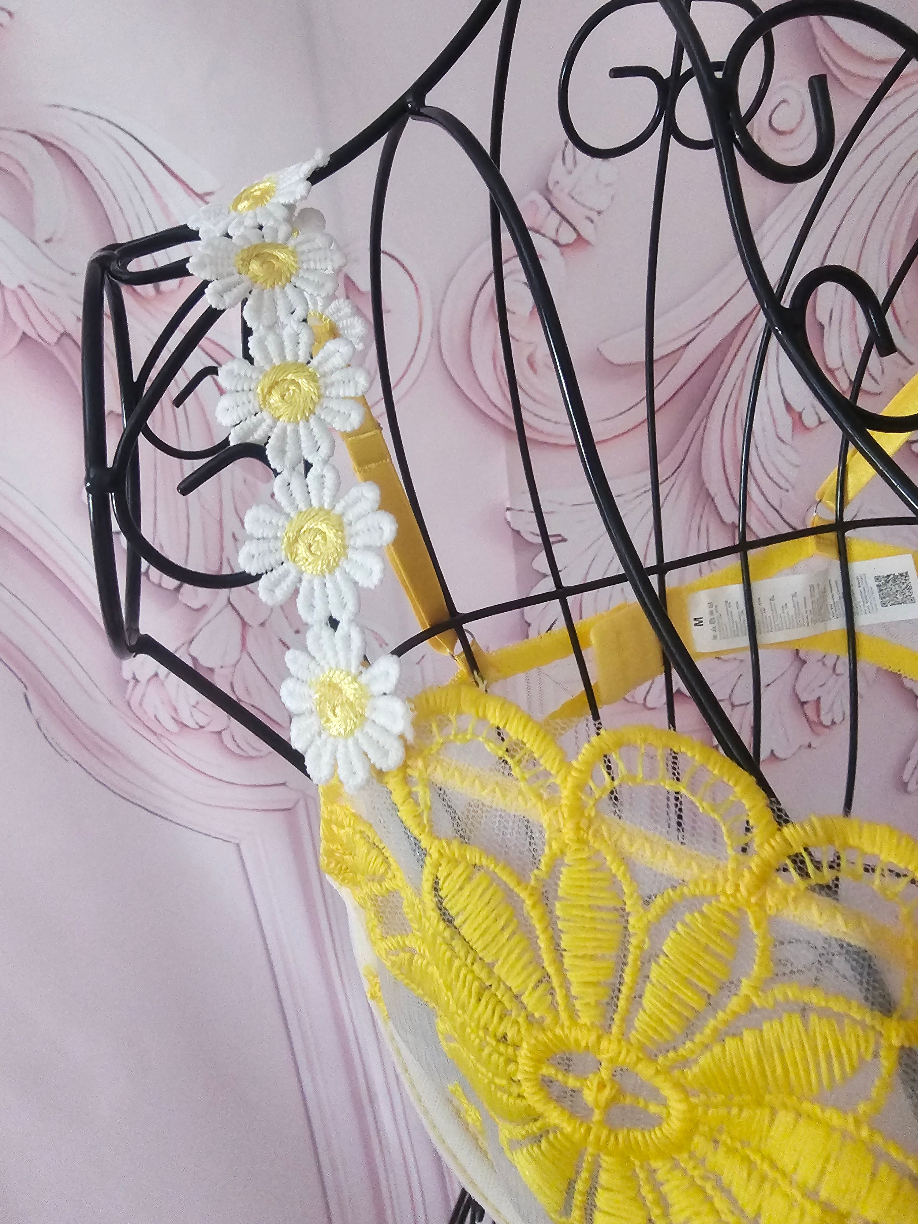 Ladies Yellow Daisy Design Underwear Set