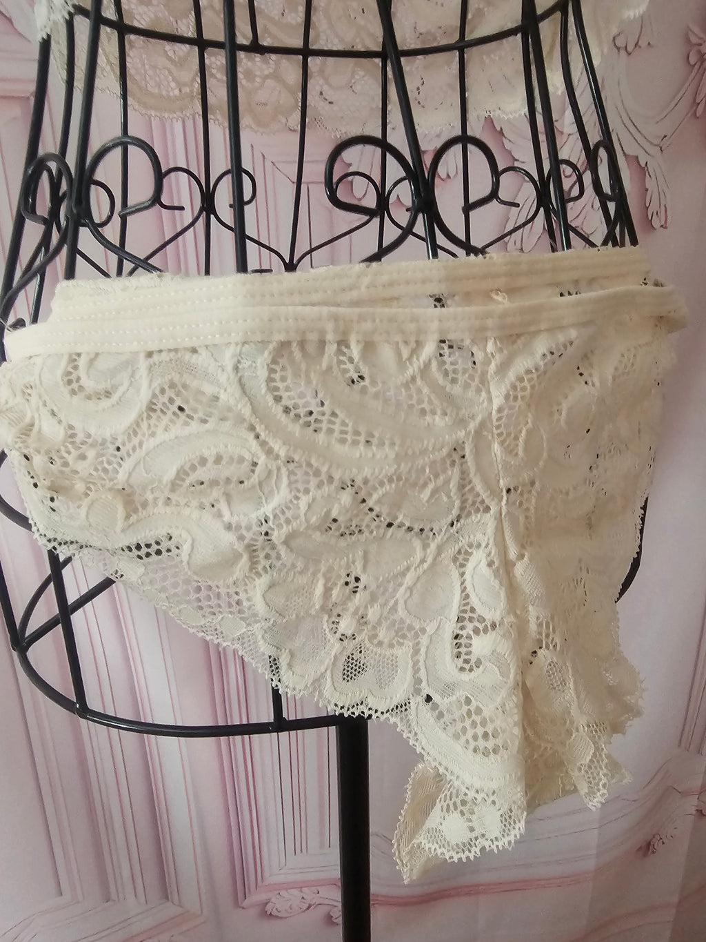 Ladies Ivory Lacy Underwear Set