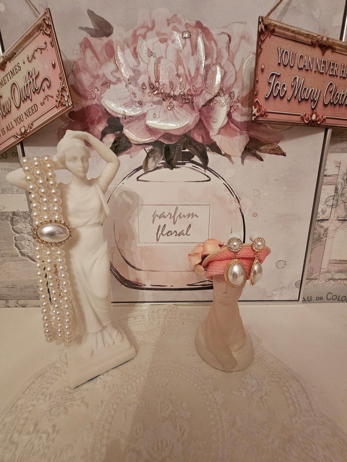 Ladies White Pearl Chocker and matching Pearl Droplet Earrings