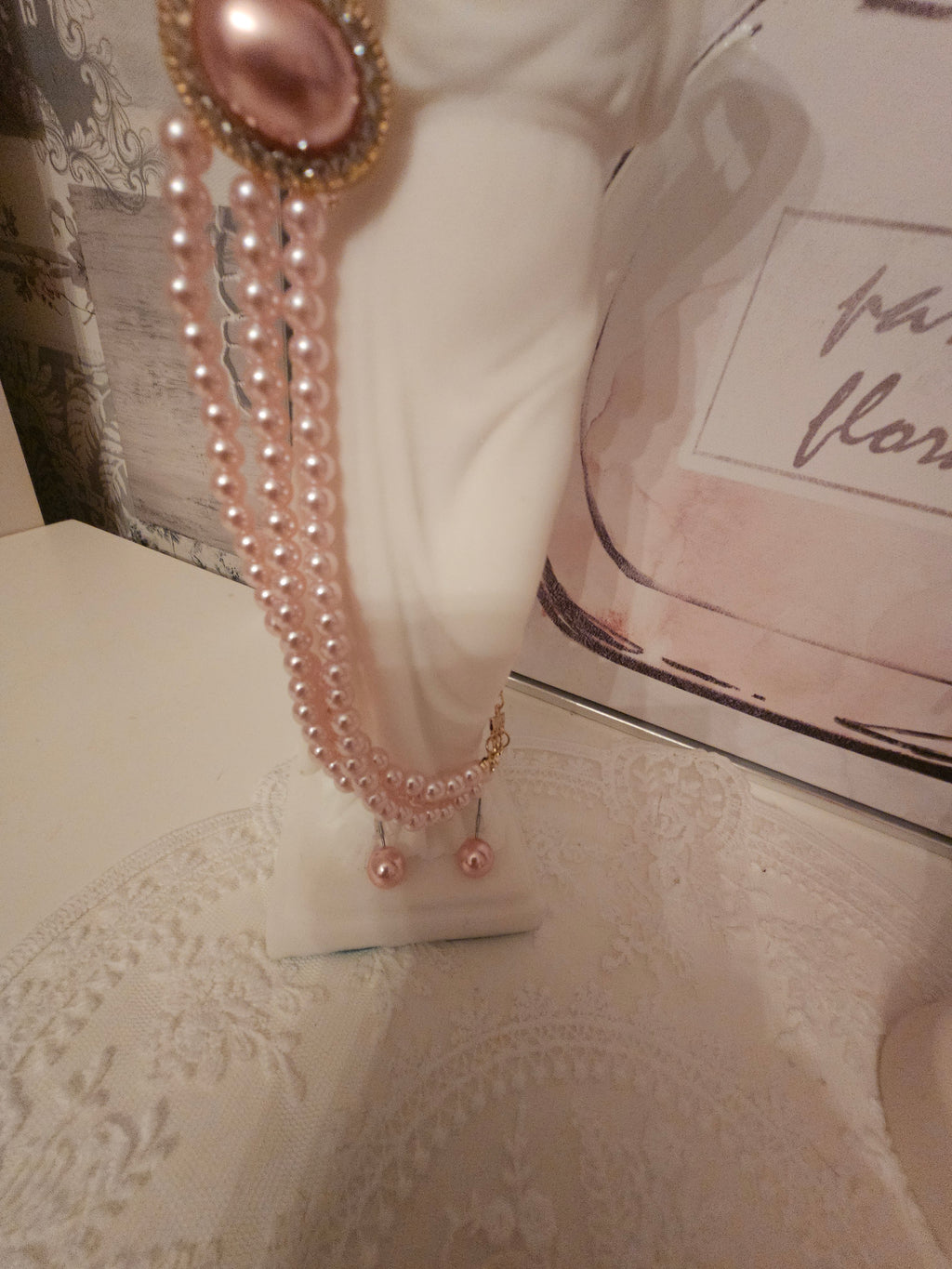 Ladies Pink Pearl Choker, matching bracelet and pearl stud earrings