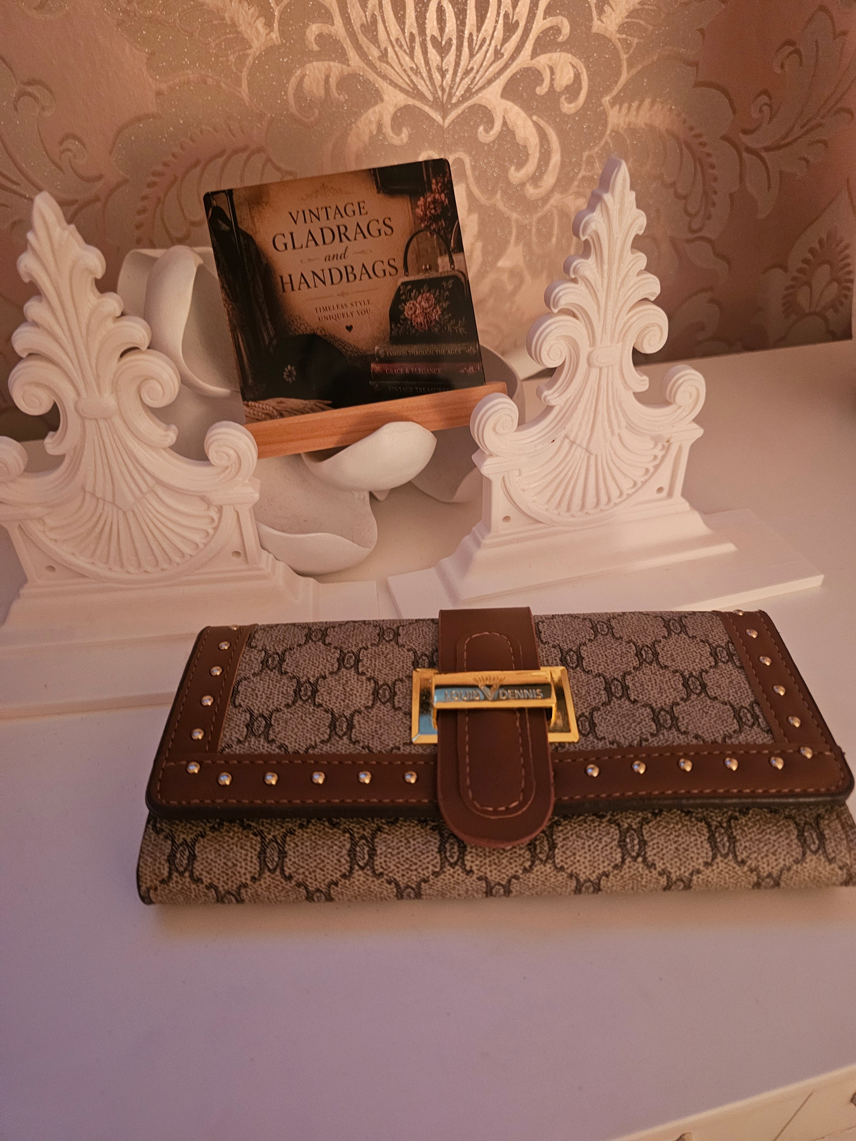 Ladies Louid Dennis Brown Purse with Buckle Fastening