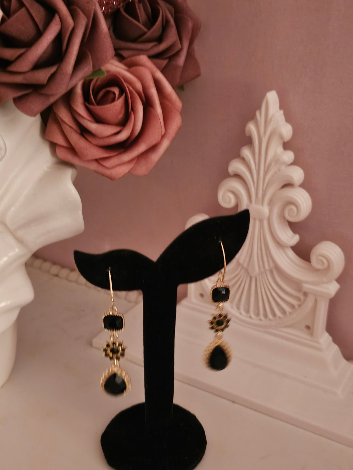 Ladies Black and Gold Droplet Design Earrings