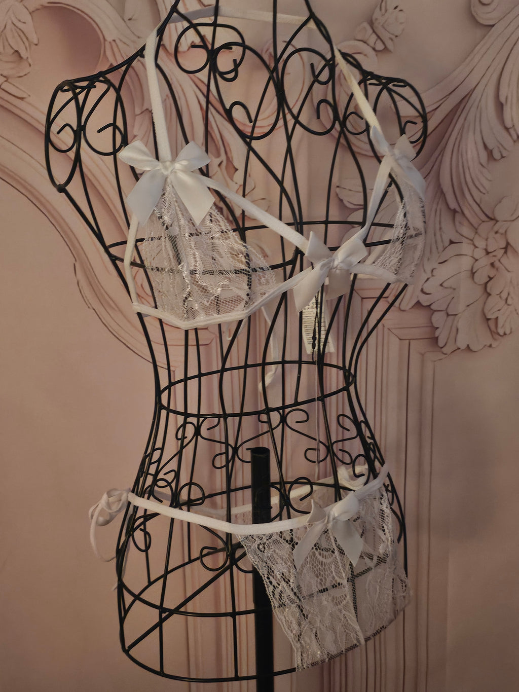 Ladies White Sexy Lacy Underwear Set