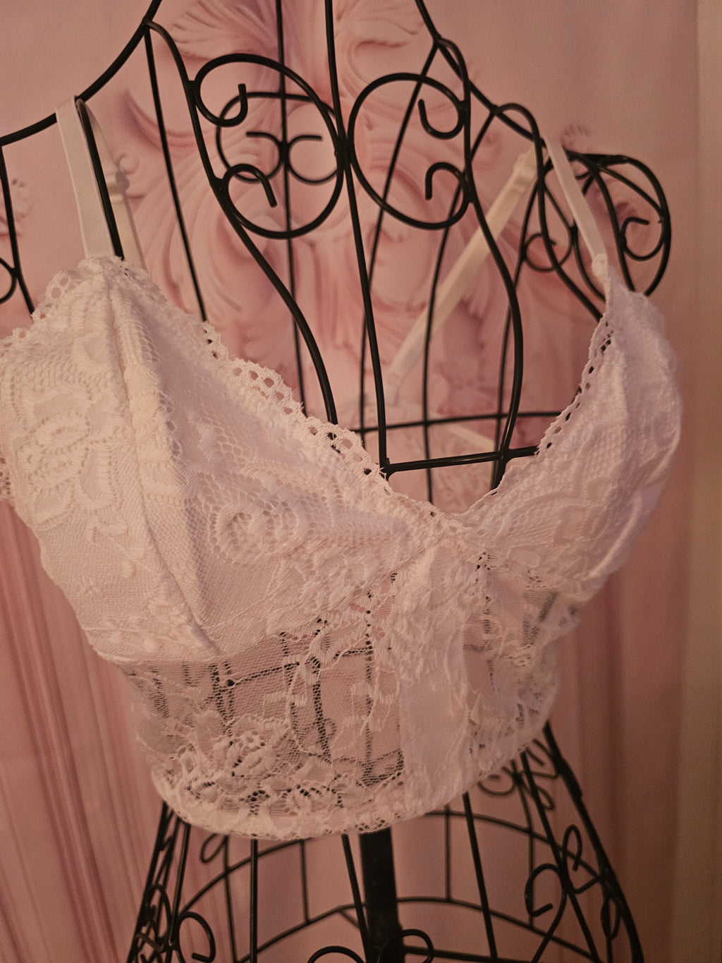 Ladies White Crop Lacy Bra Top