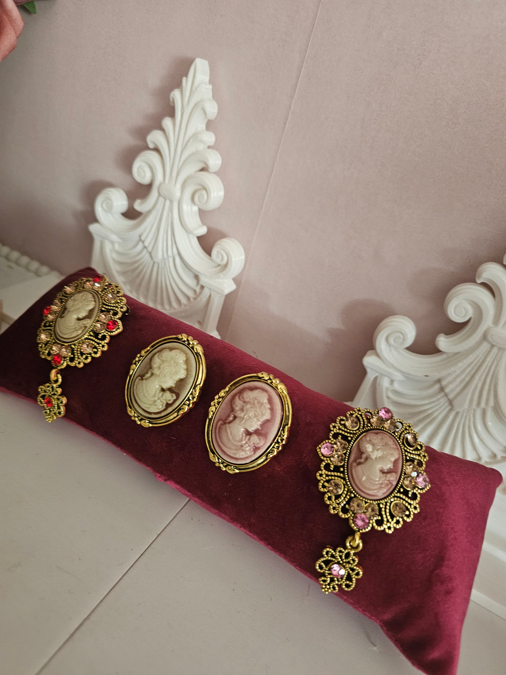 Ladies Classy Cameo set of Brooches x 2