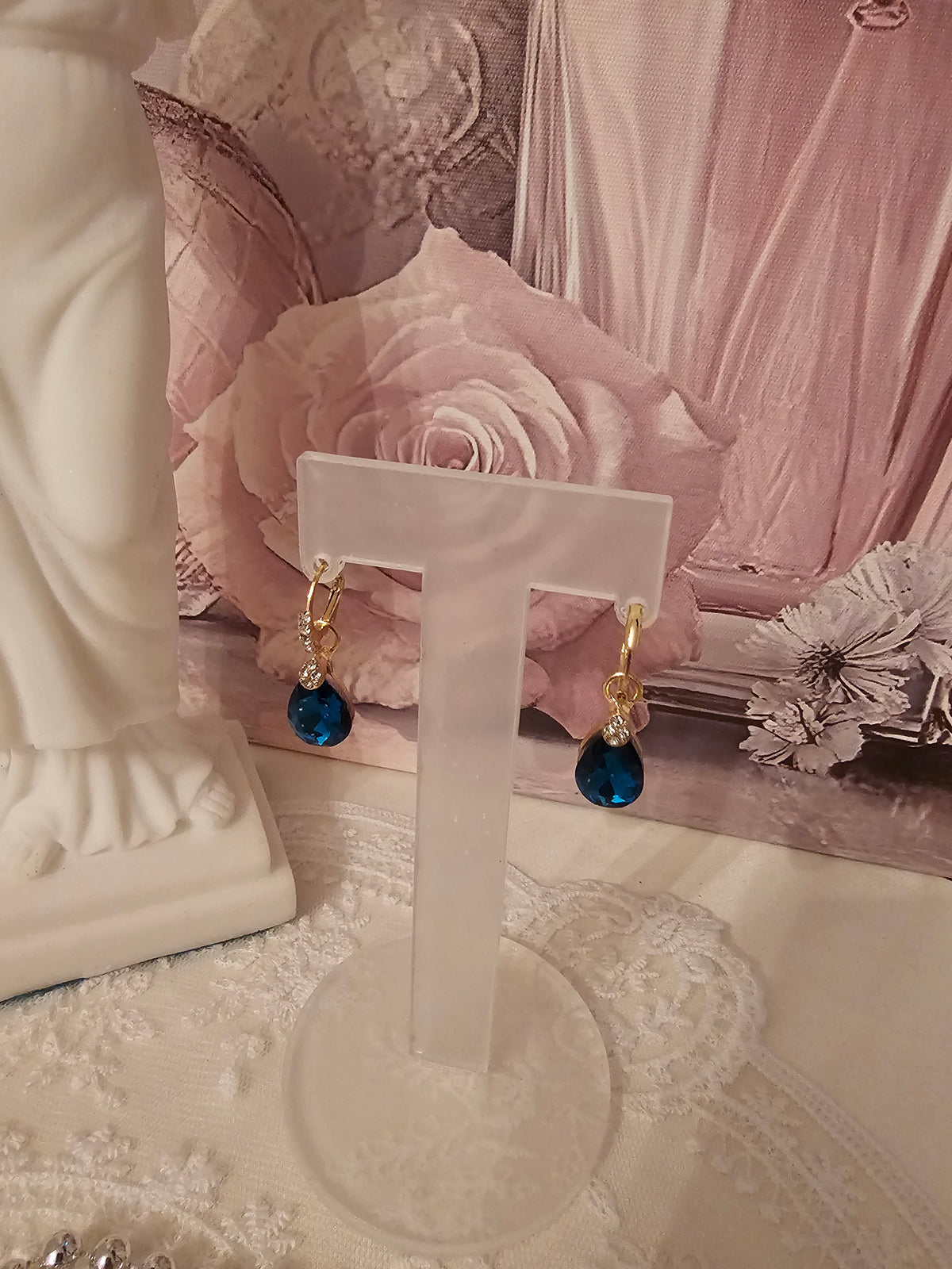 Ladies Gold & Topaz Blue Stone Set pendant earrings