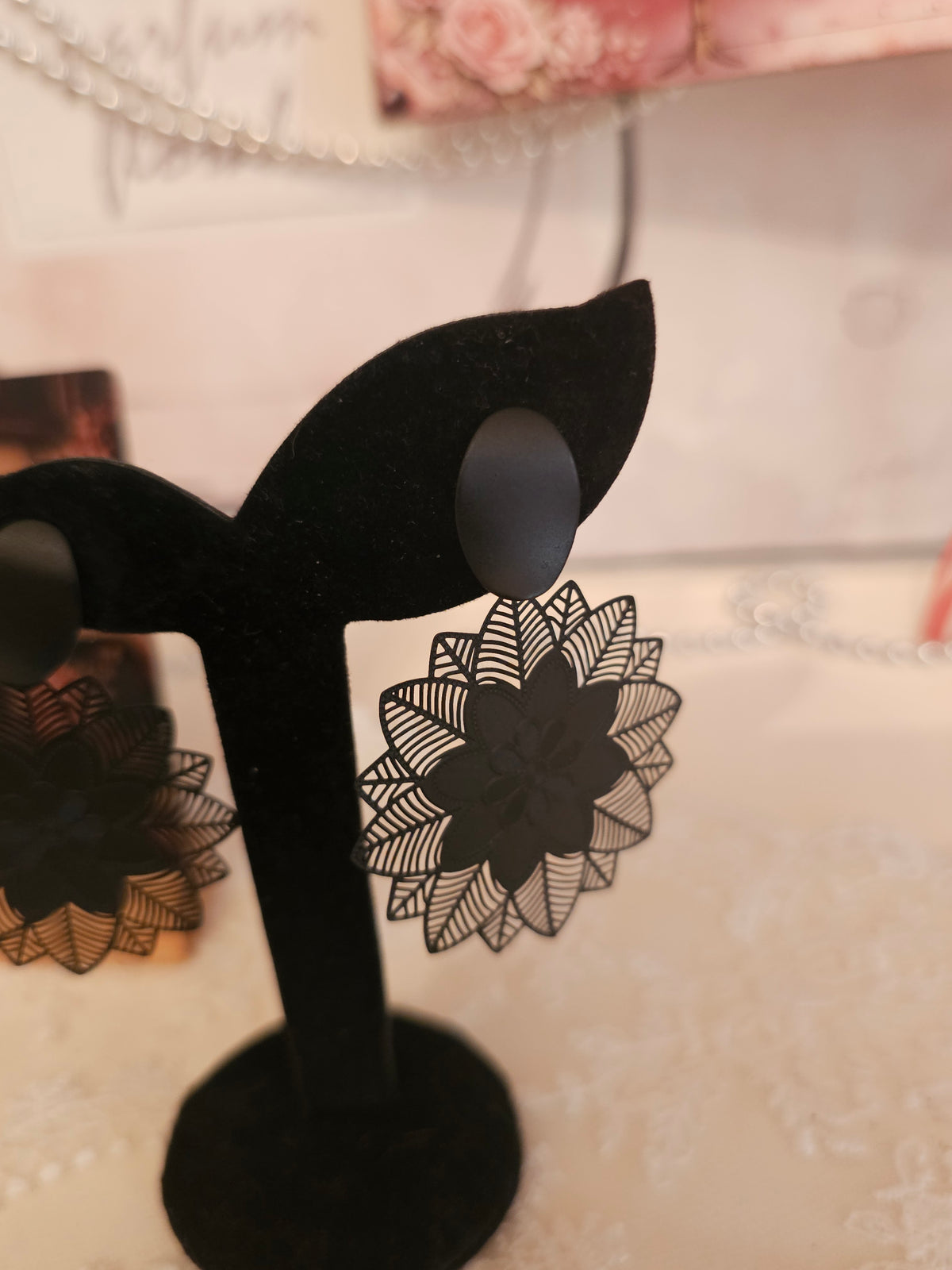 Ladies Black Circle Pendant Doplet Earrings