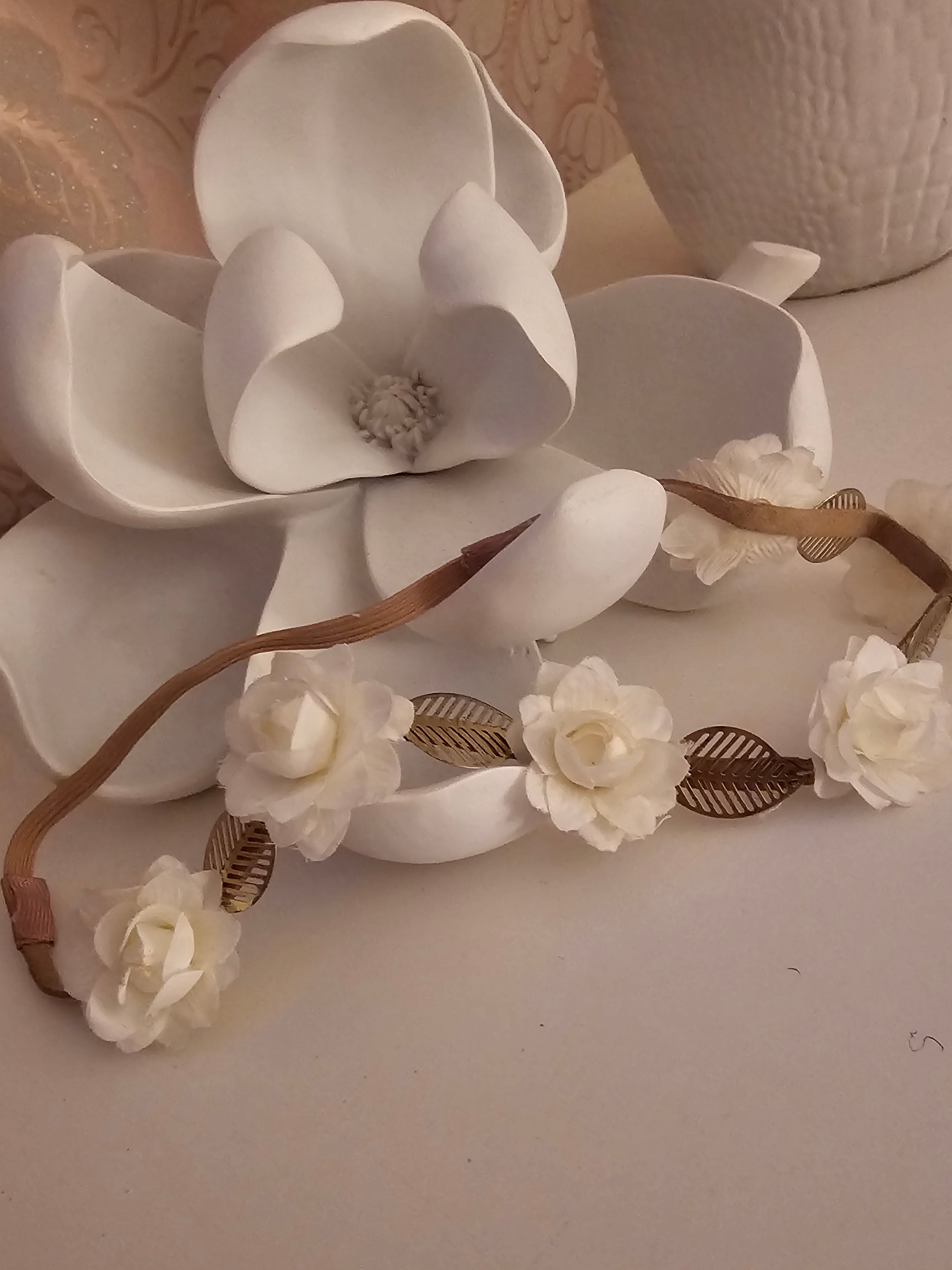Cream Flower & Gold Leaf Bridal Hair Accessory — Wedding Ready