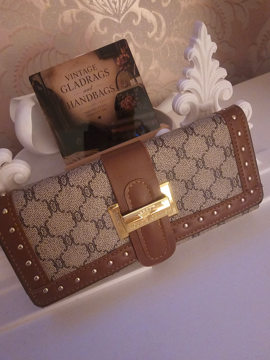 Ladies Louid Dennis Brown Purse with Buckle Fastening