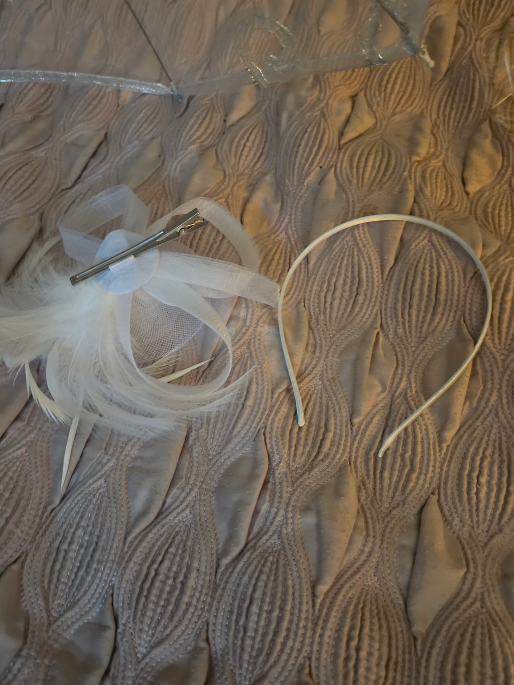 Ladies White Feathered Fascinator