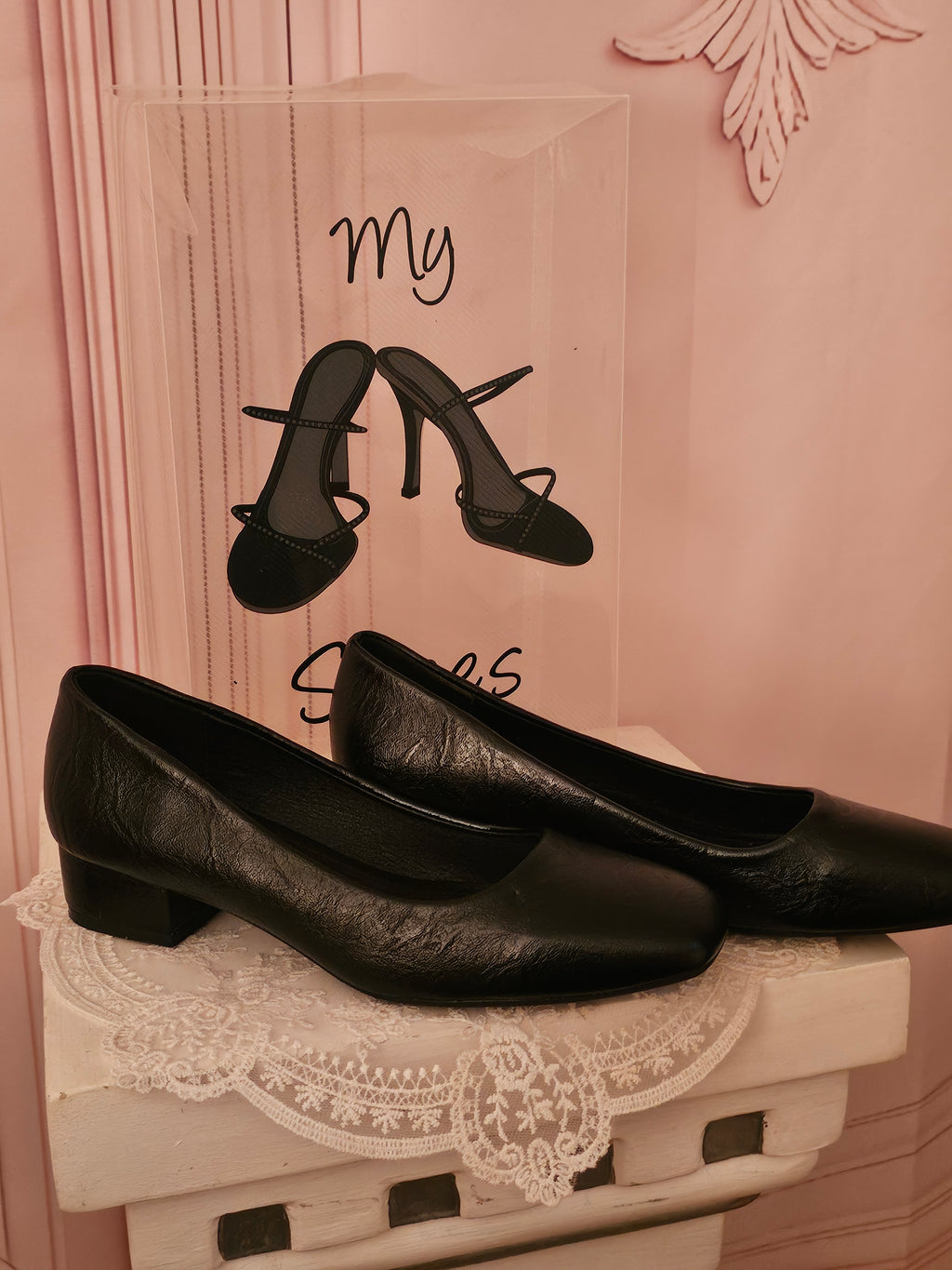 Ladies Black Leather Square Toed Cube heeled Court Shoes