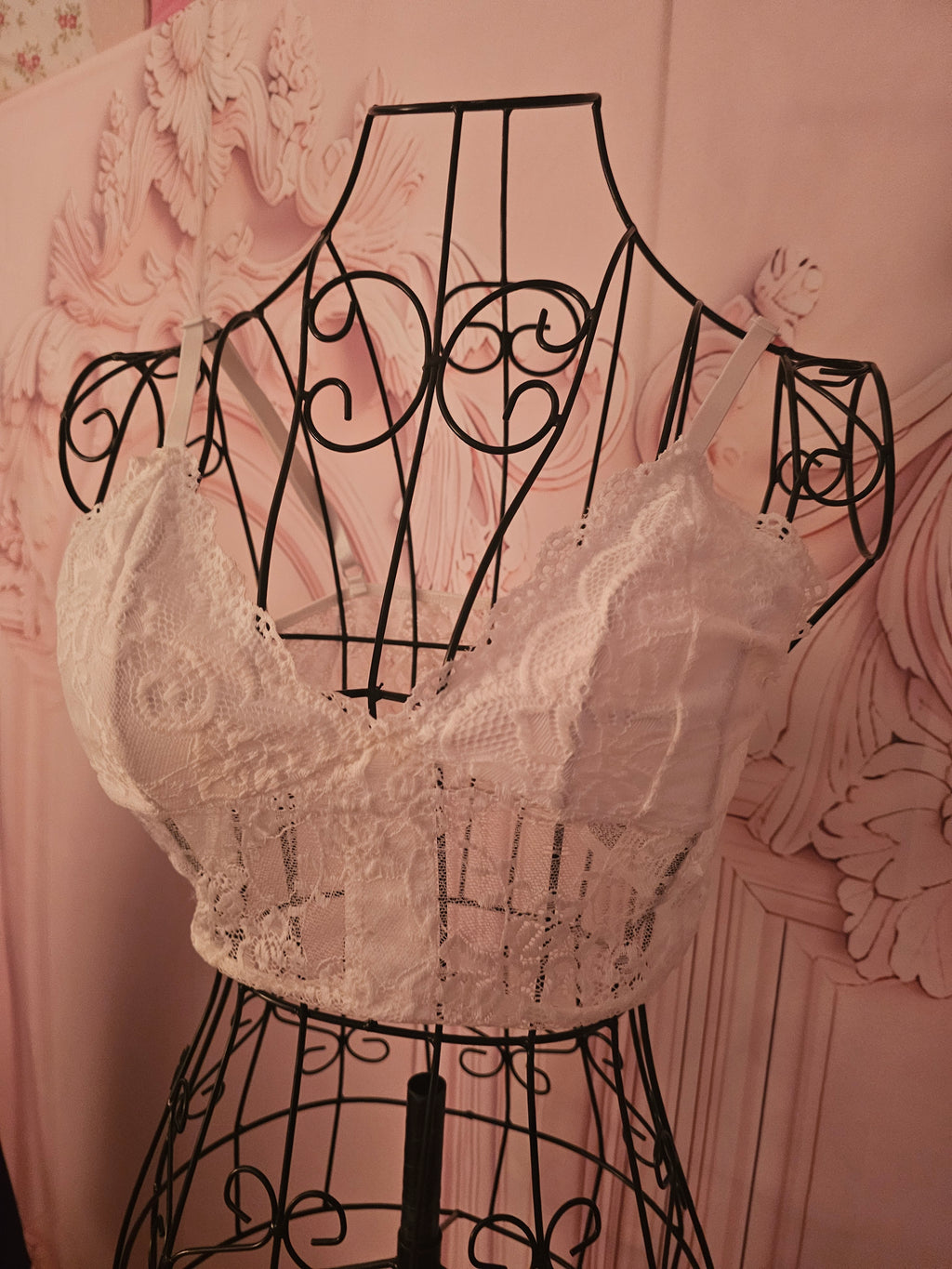 Ladies White Crop Lacy Bra Top