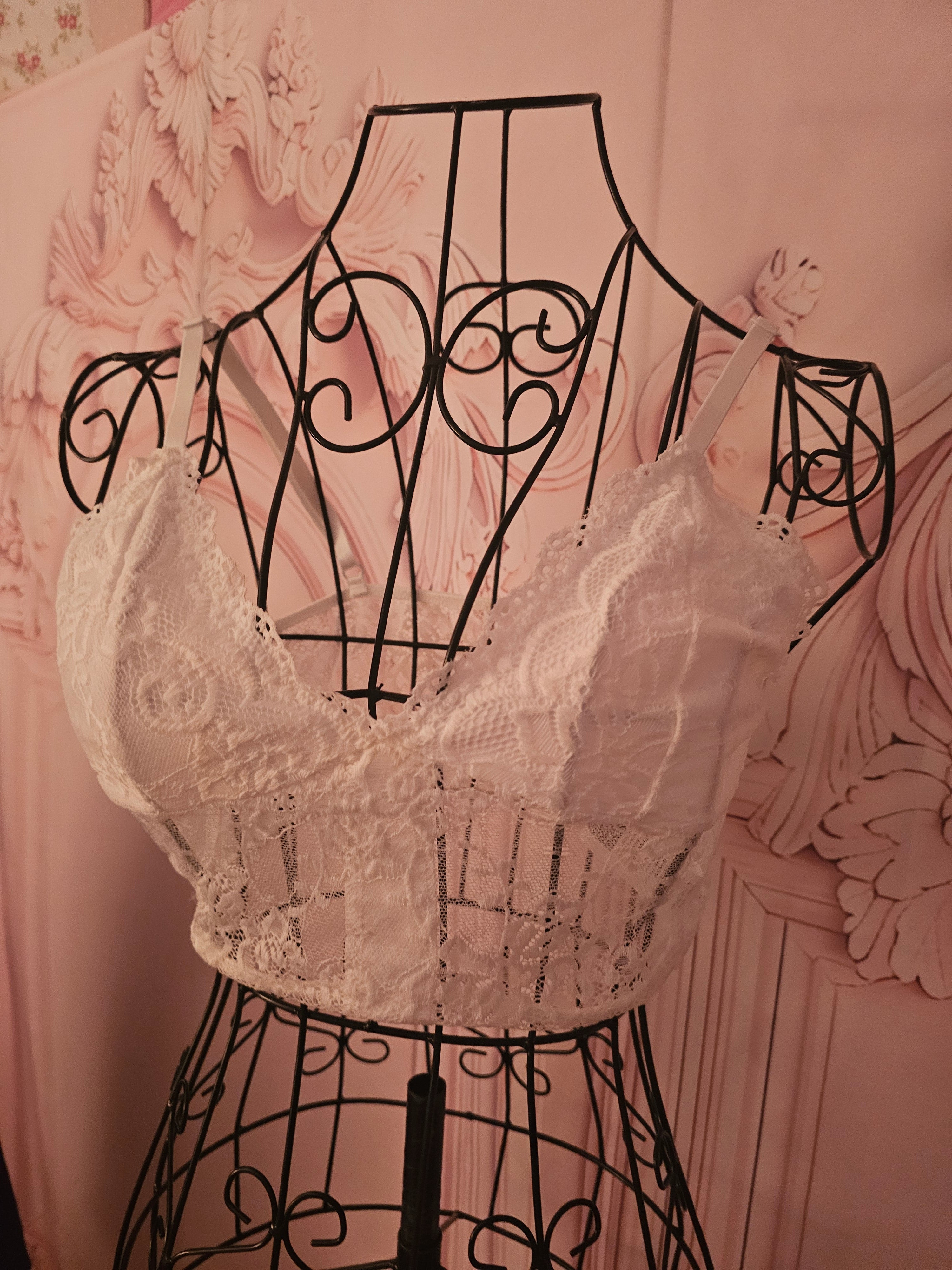 Ladies White Crop Lacy Bra Top