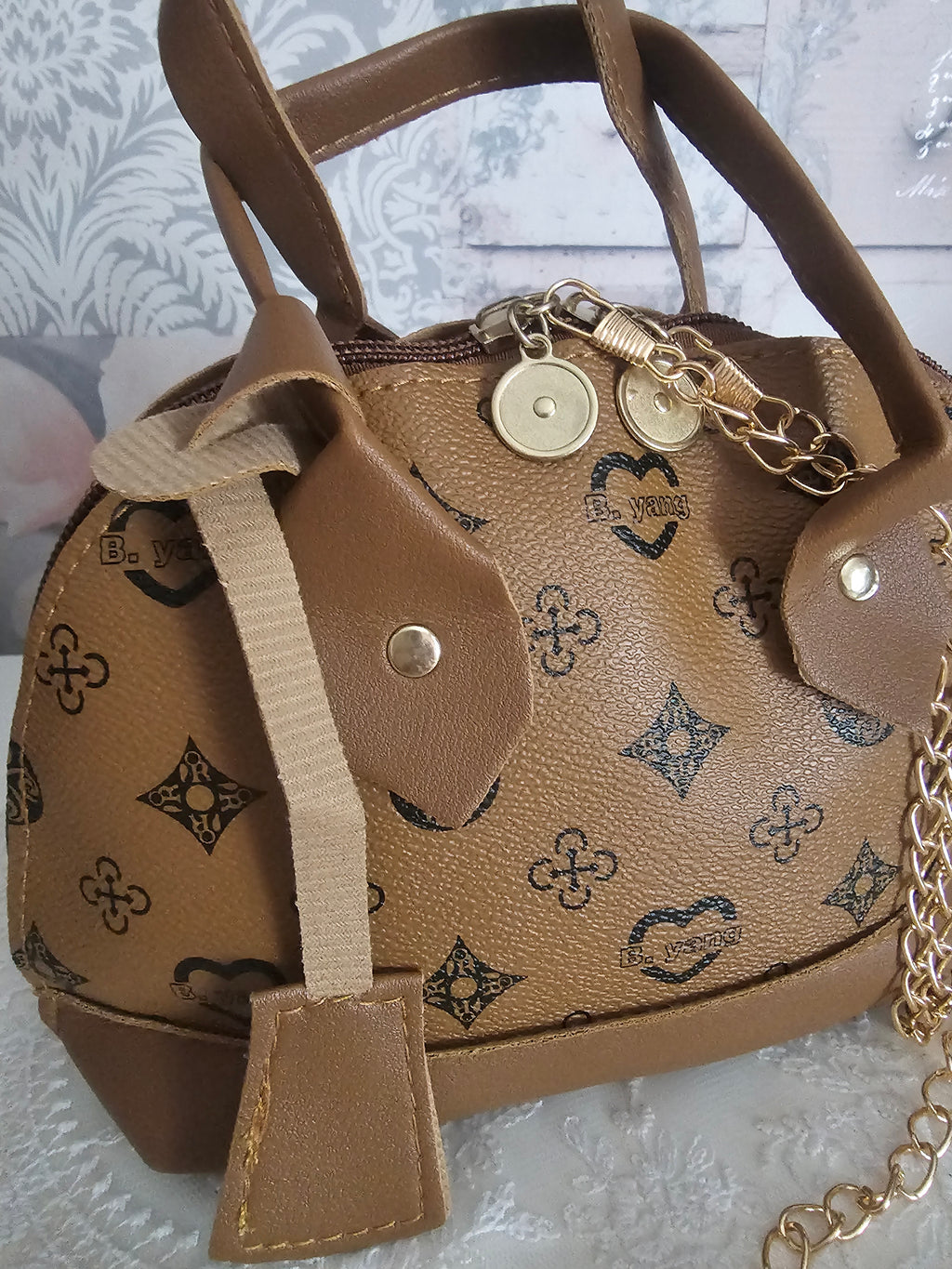 Ladies Small Louis Vuitton design Handbags x3