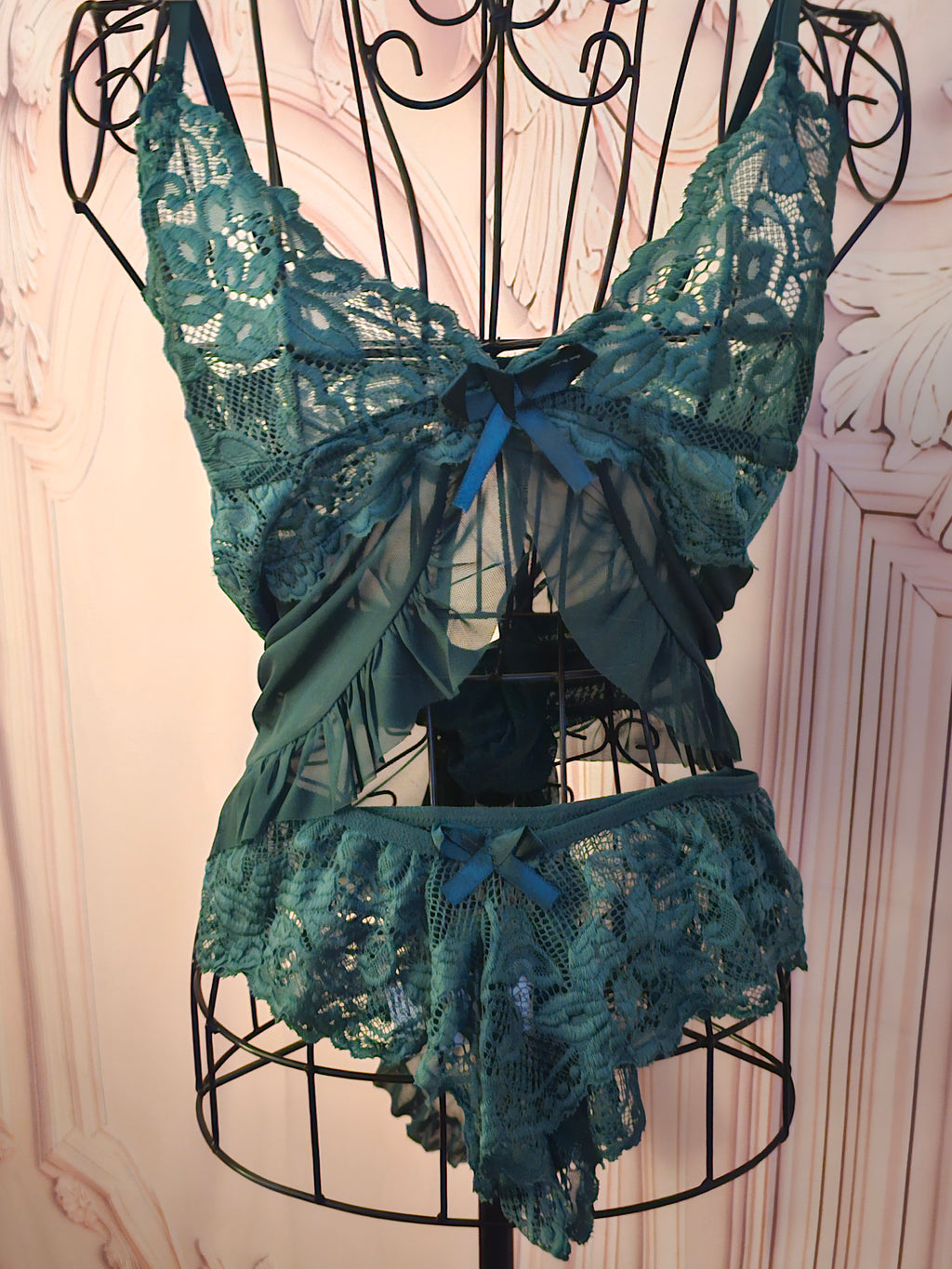 Ladies x 2 Negligee Sets 1 x pink 1 x green