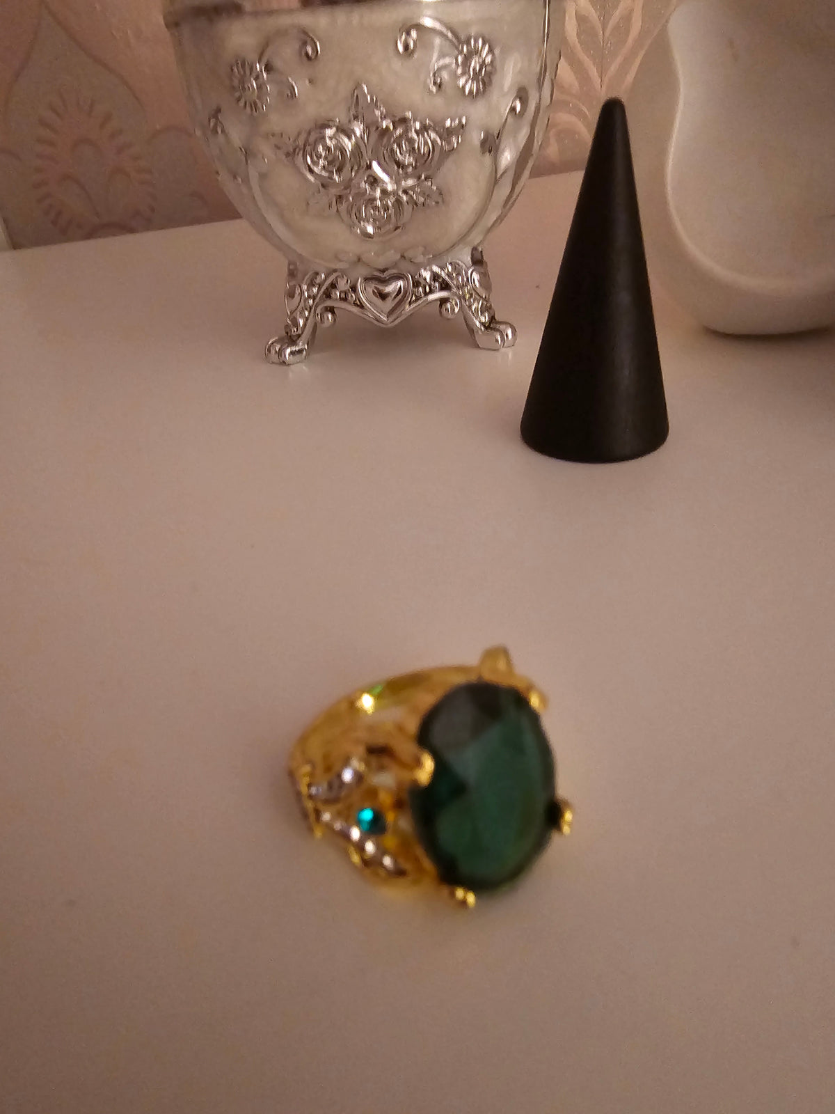 Ladies Yellow Gold Dress ring with Emerald Green Stone setting