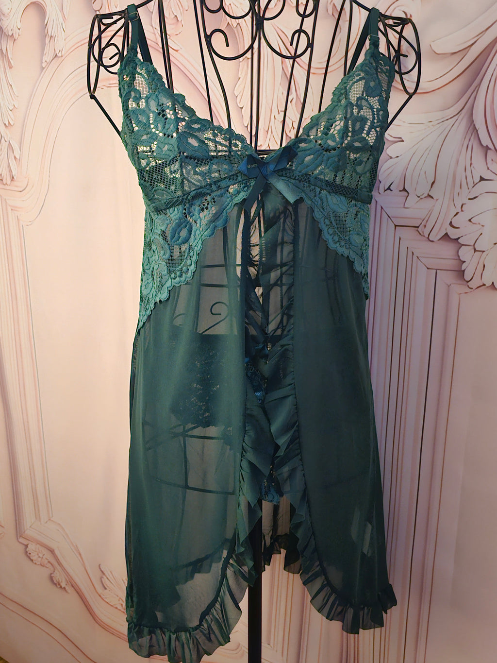Ladies x 2 Negligee Sets 1 x pink 1 x green
