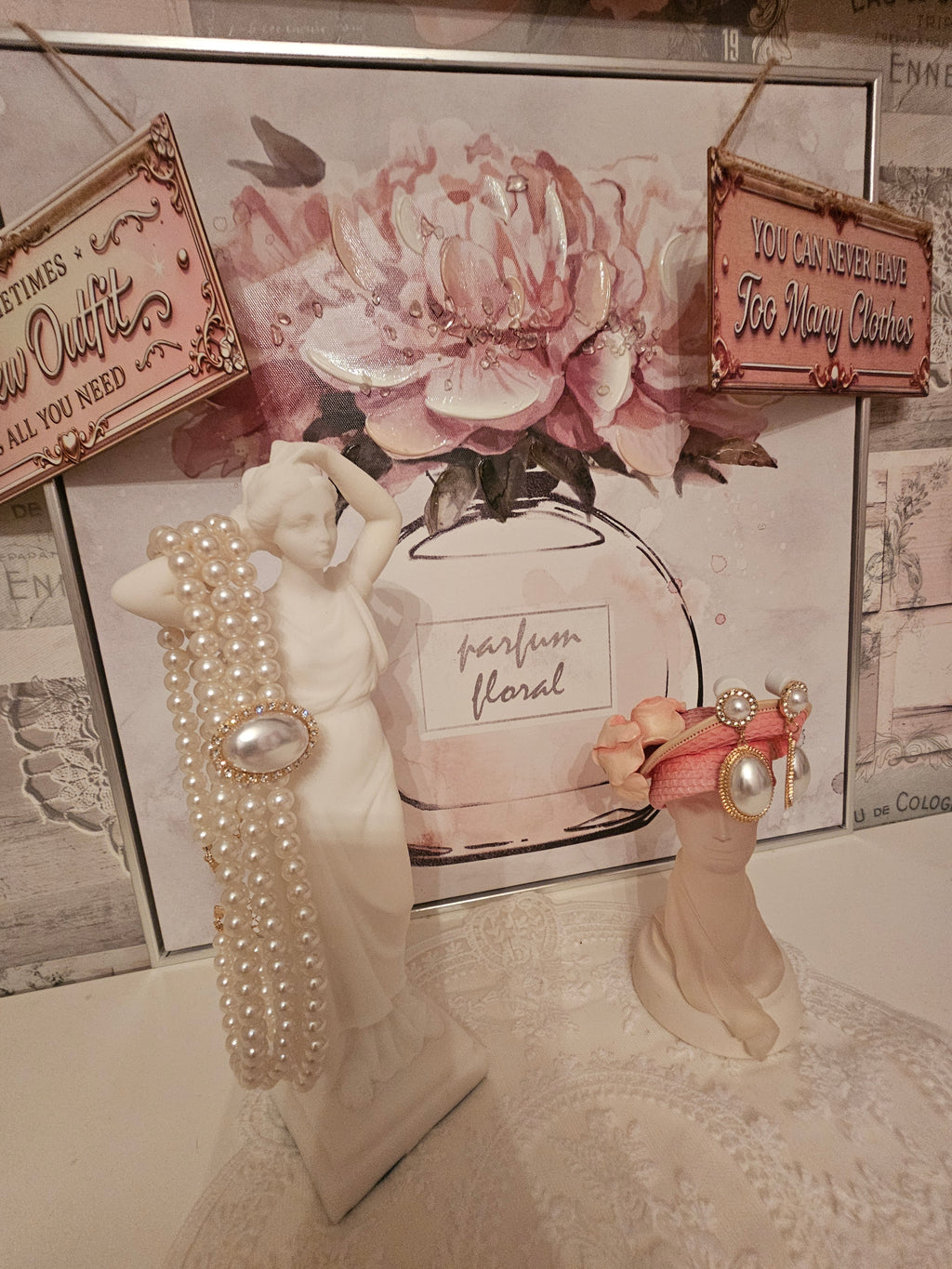 Ladies White Pearl Chocker and matching Pearl Droplet Earrings