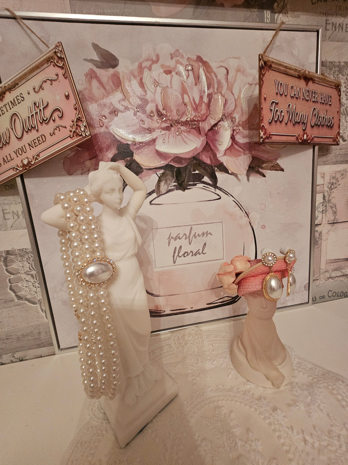 Ladies White Pearl Chocker and matching Pearl Droplet Earrings