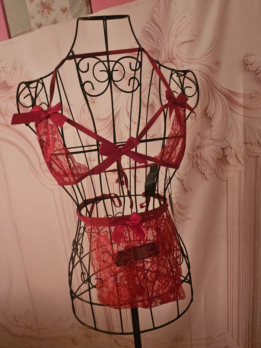 Ladies red lacy underwear set with red bows