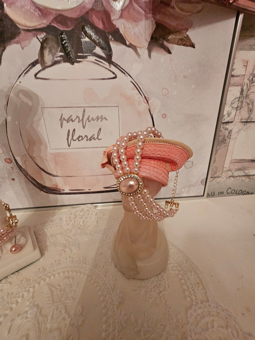 Ladies Pink Pearl Choker, matching bracelet and pearl stud earrings