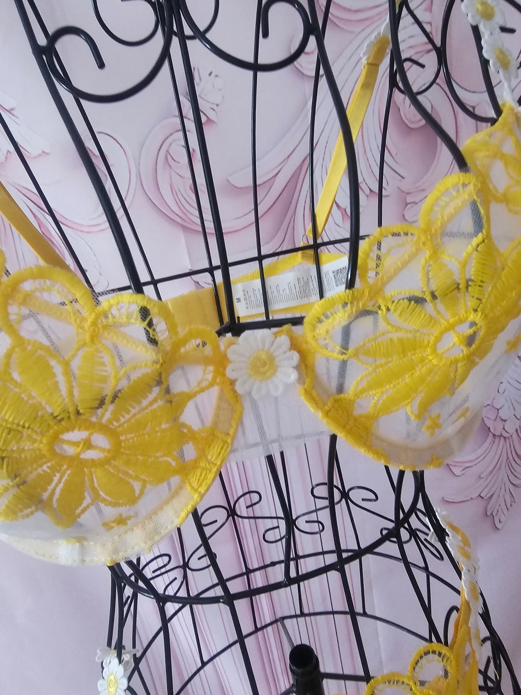 Ladies Yellow Daisy Design Underwear Set