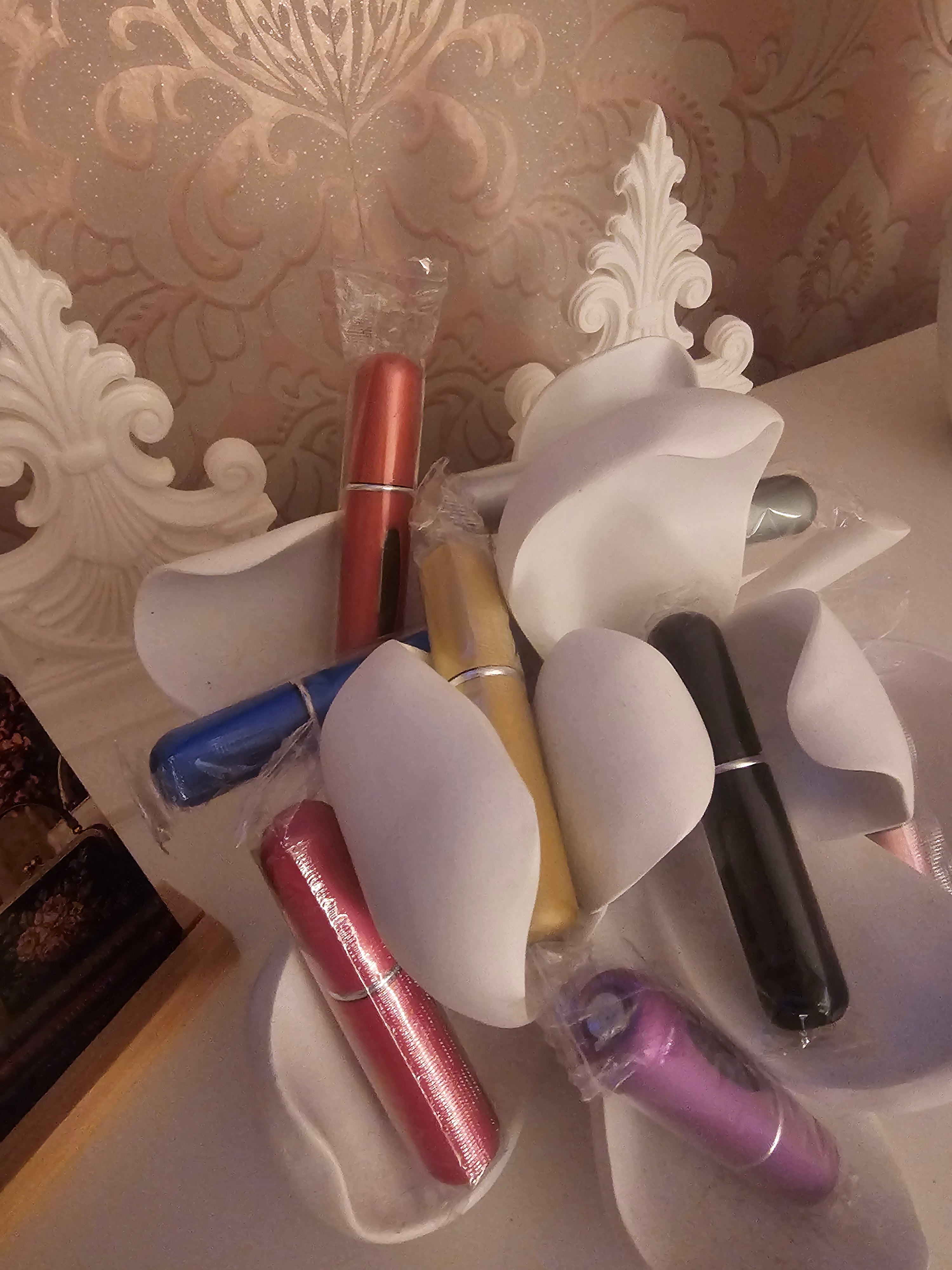 Ladies 8 x small perfume atomisers