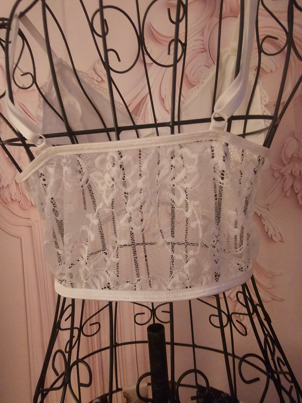 Ladies White Crop Lacy Bra Top
