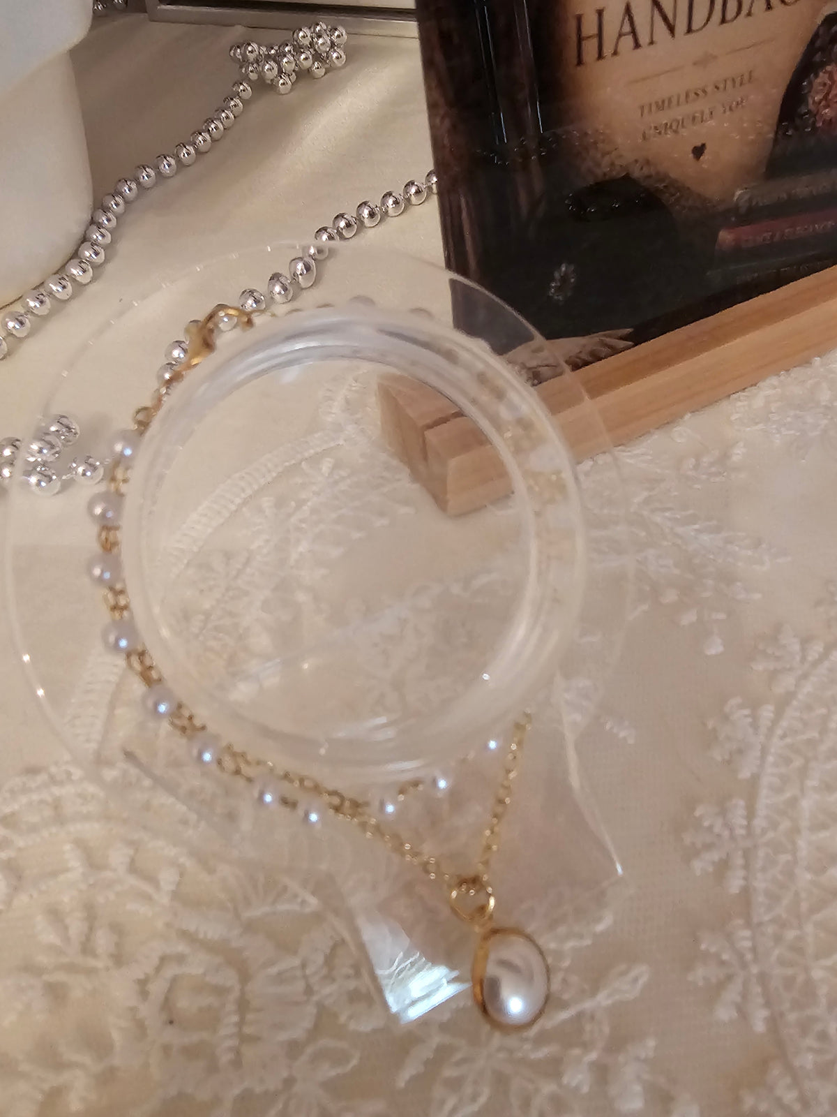 Ladies Gold and Pearl Chain Bracelet