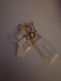 Ladies white and gold large bow style keyring
