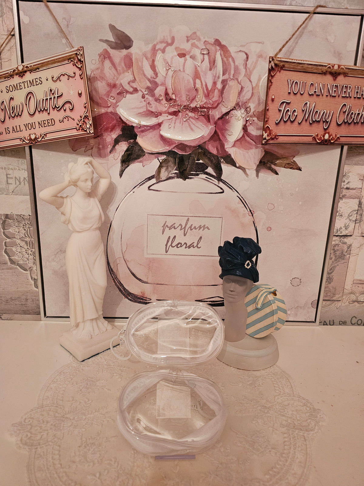 Ladies 2 x white compact jewellery holders