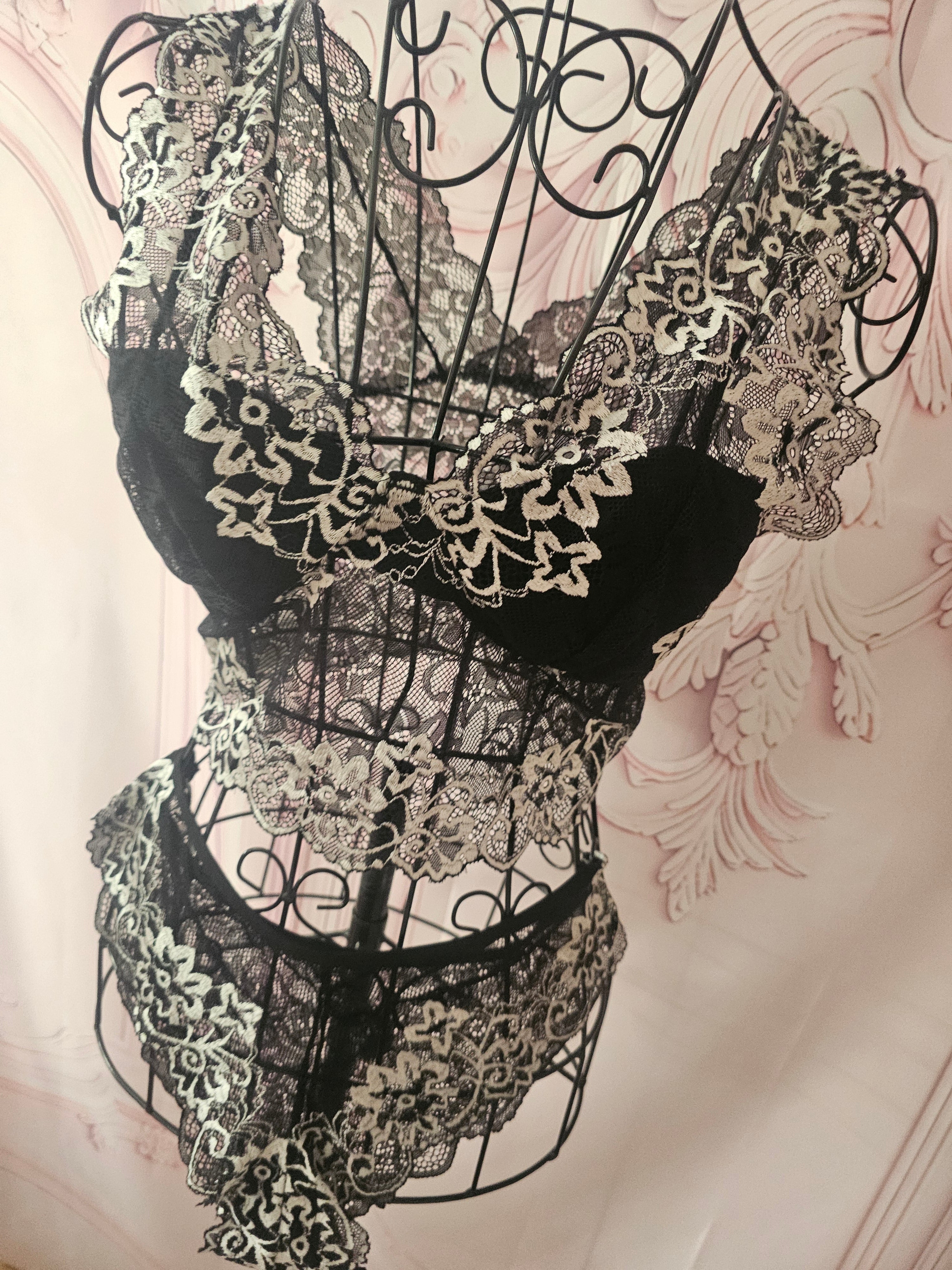 Ladies Black & White Lacy Underwear Set