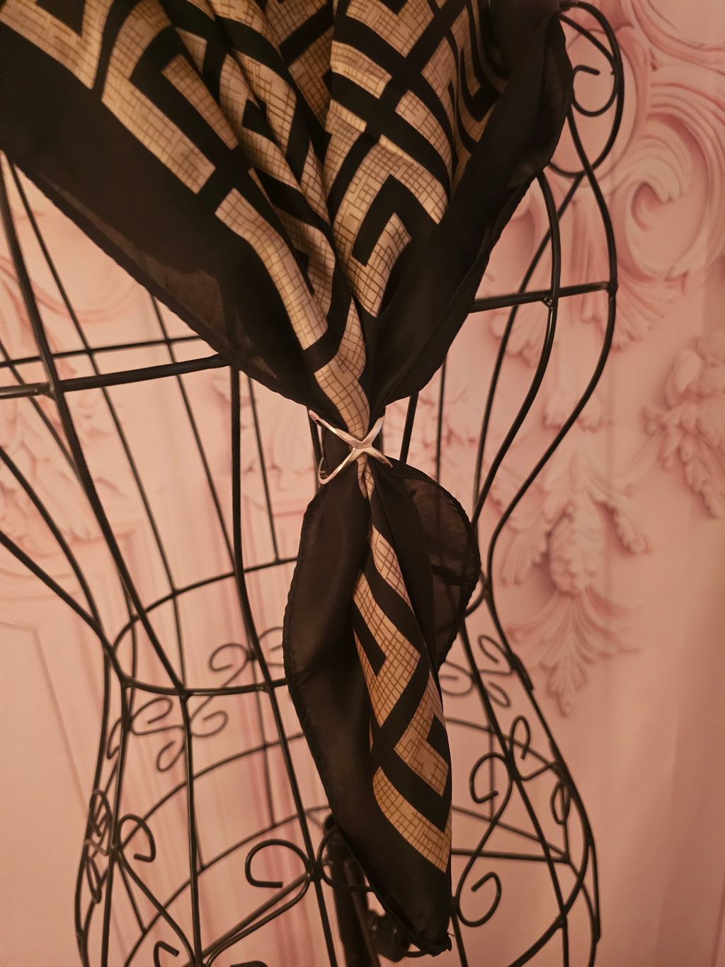 Ladies Black & Grey Gucci Design Silk Blend Neck Scarf