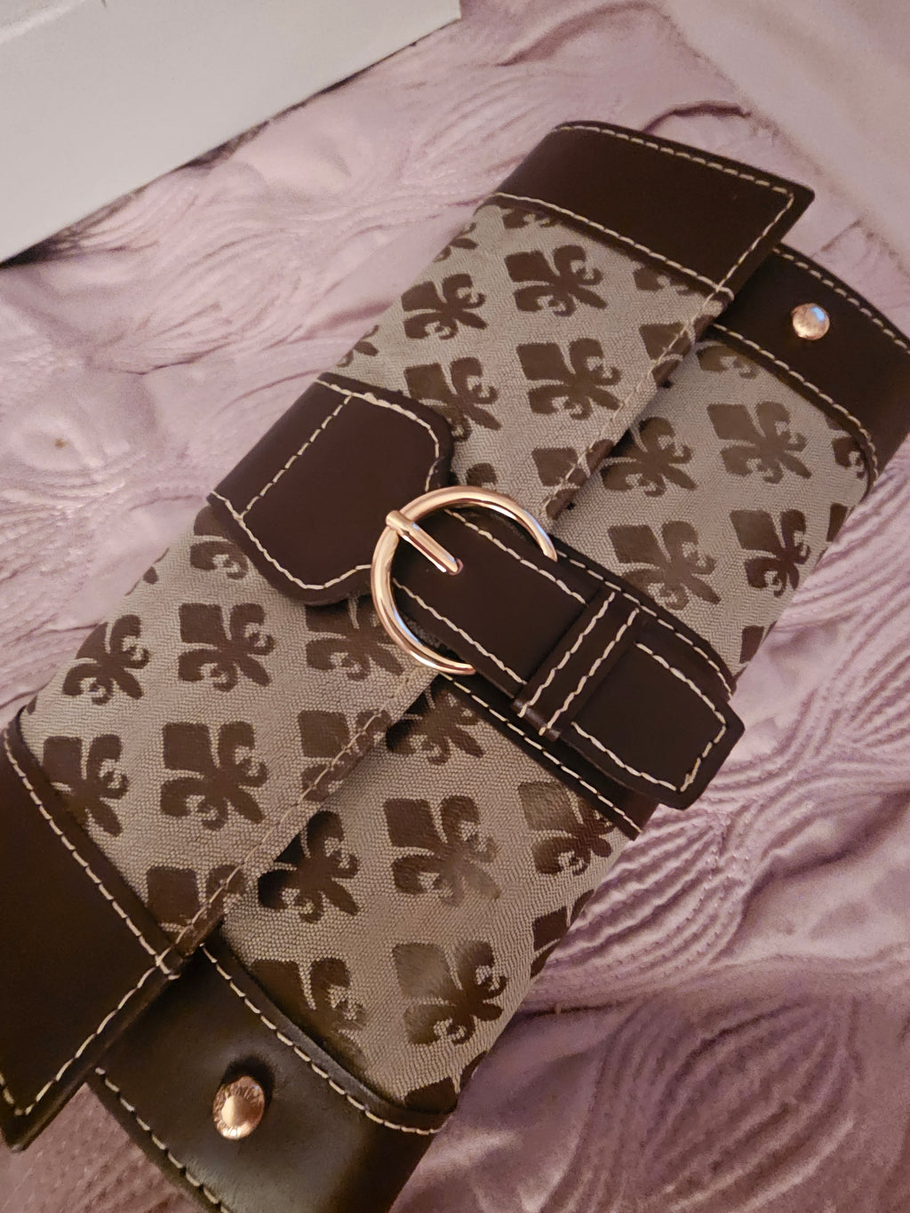 Ladies Leathersmith of London Jewellery Roll Holder
