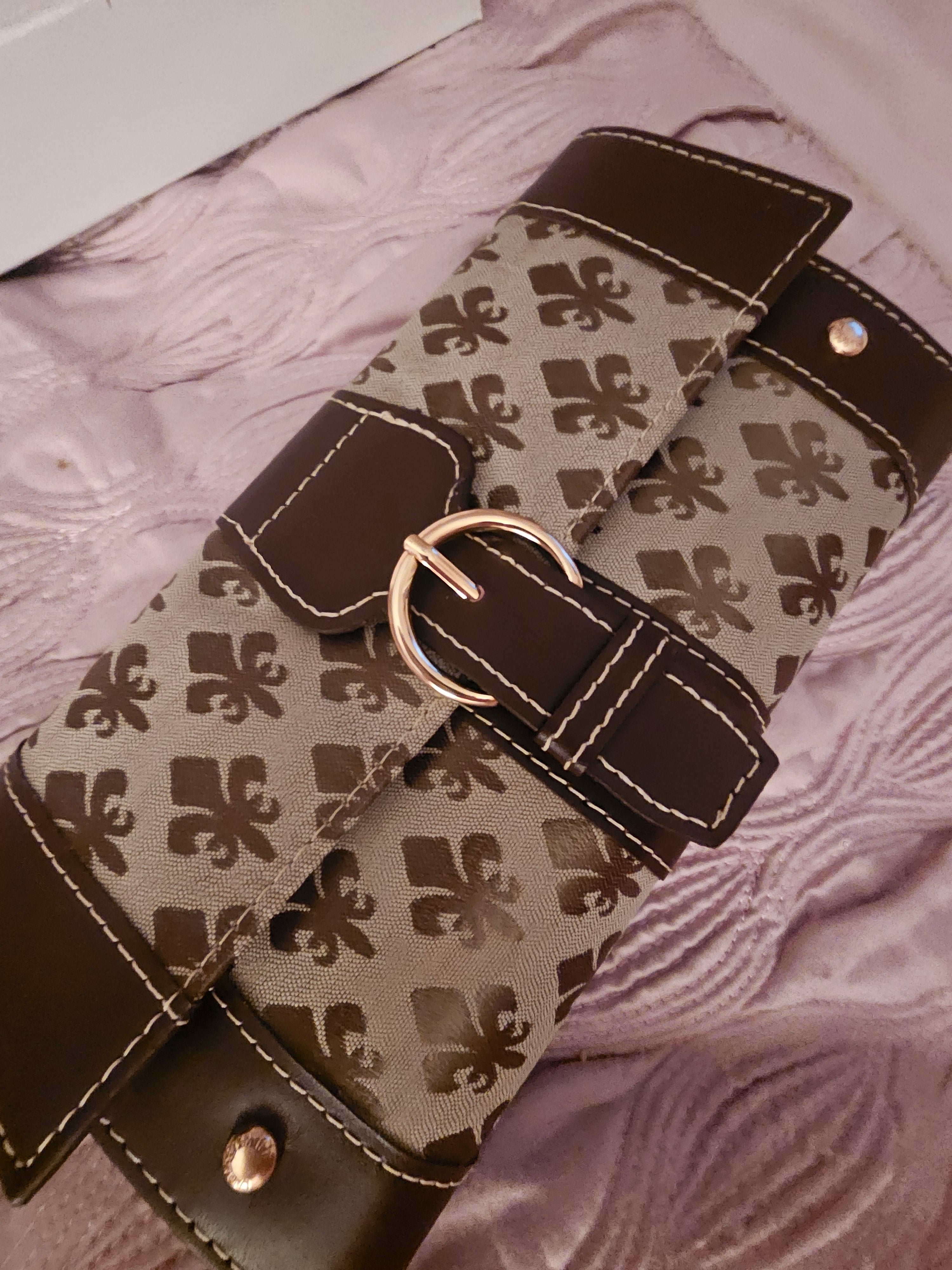 Ladies Leathersmith of London Jewellery Roll Holder