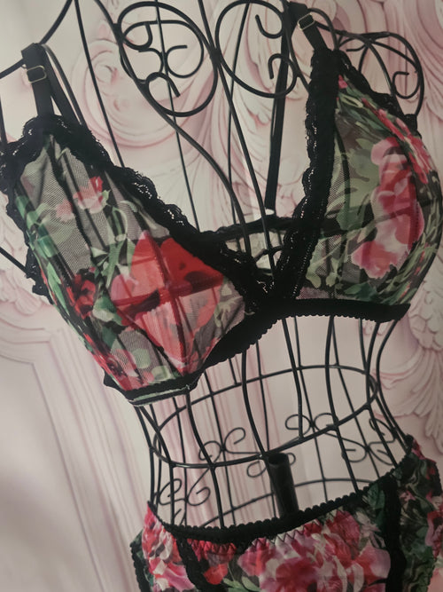 Laded Red & Black Lacy underwear Set