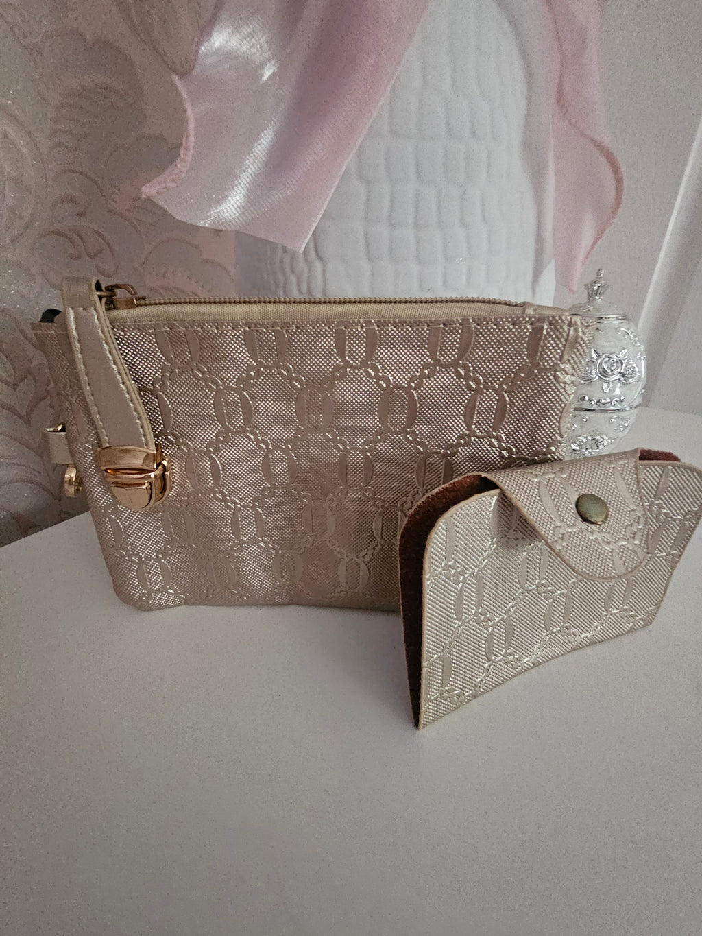 Ladies Gold Purse & Matching Credit Card Holder