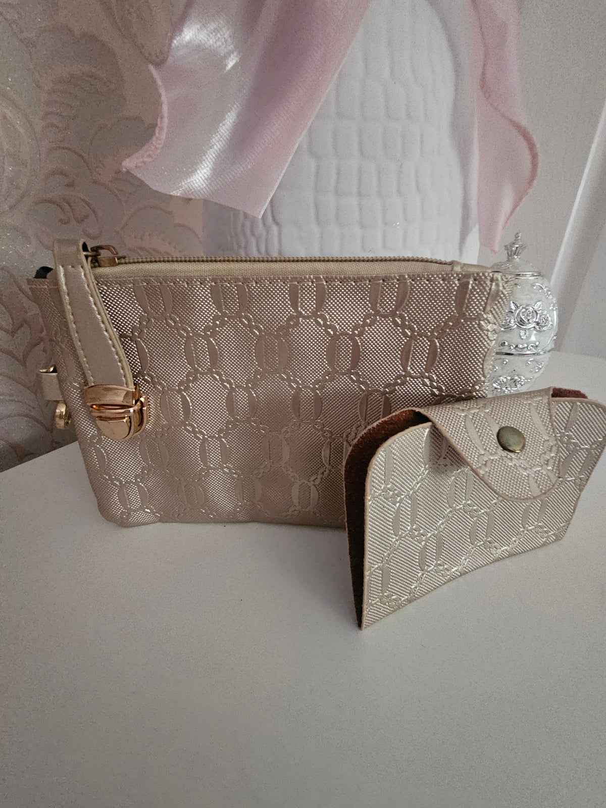 Ladies Gold Purse & Matching Credit Card Holder