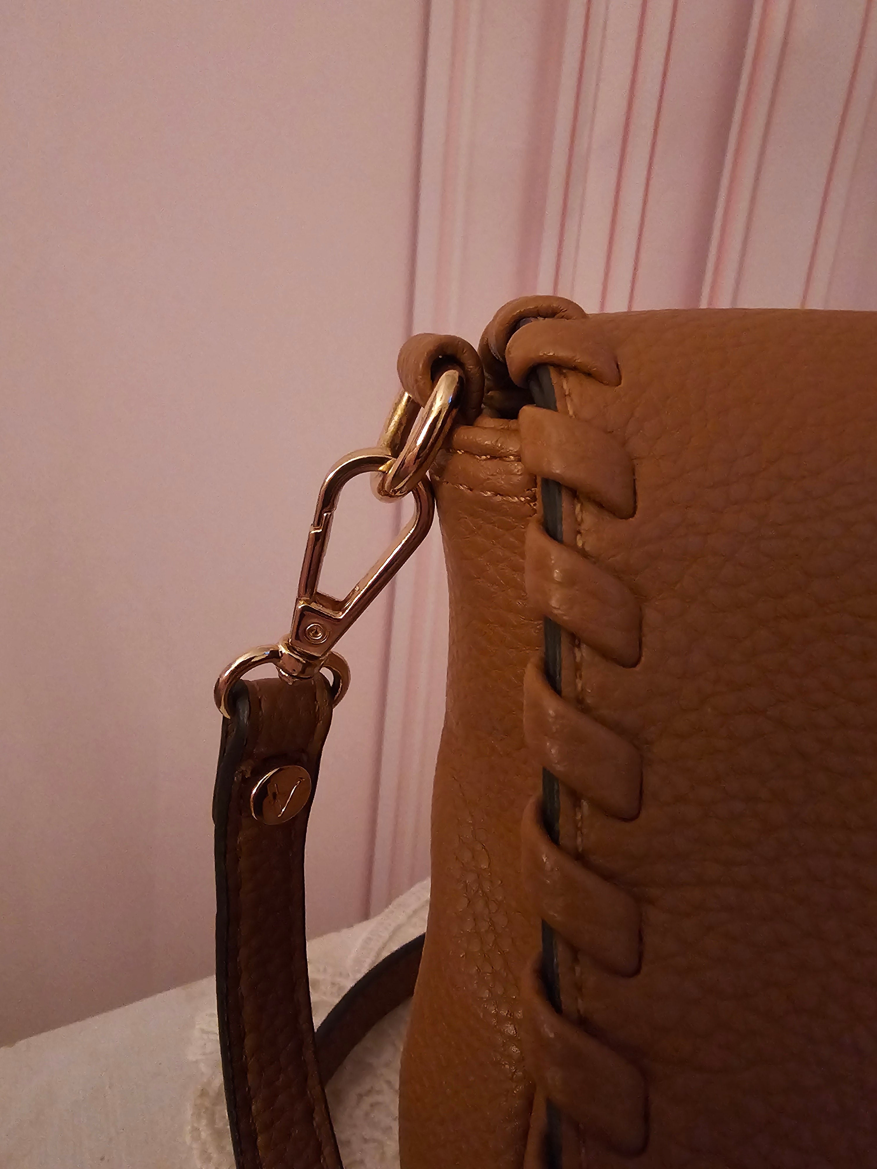 Ladies Tan Leather Accesorize Shoulder Bag