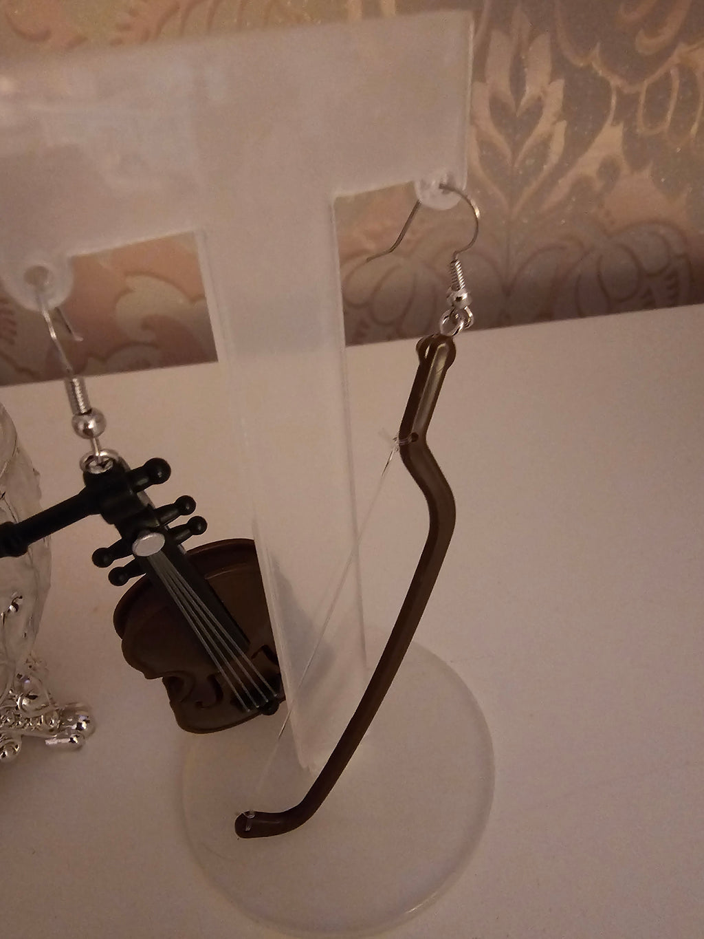 Ladies Violin & Bow Style Earrings