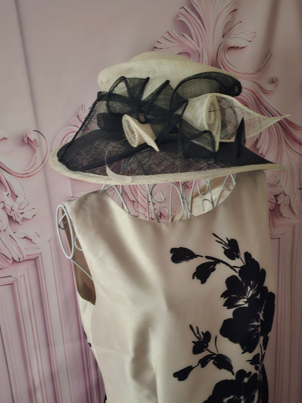 Ladies Stunning Black & Cream Wedding Hat