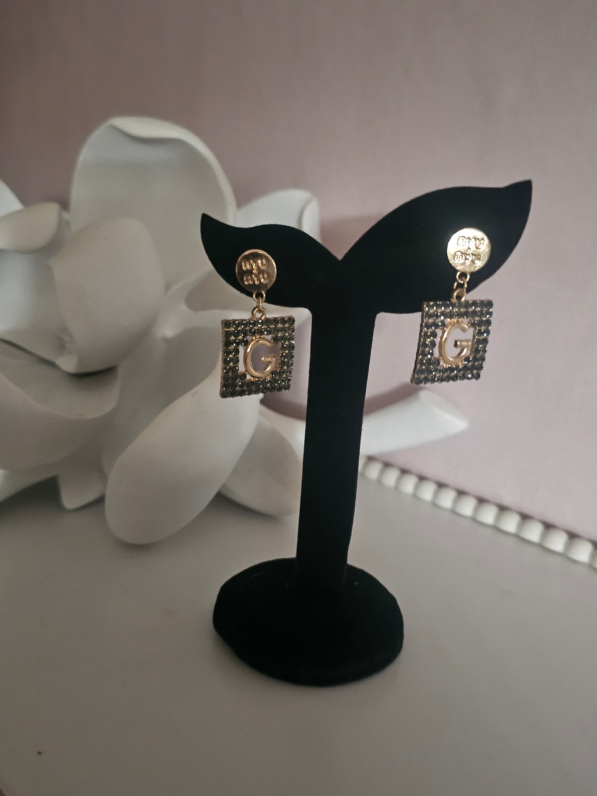 Ladies Gucci design earrings